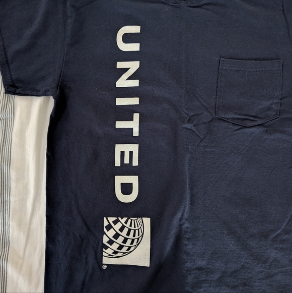 United Airlines Uniform T-shirt - Picture 2 of 2